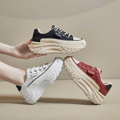 Sneakers comode con suola alta